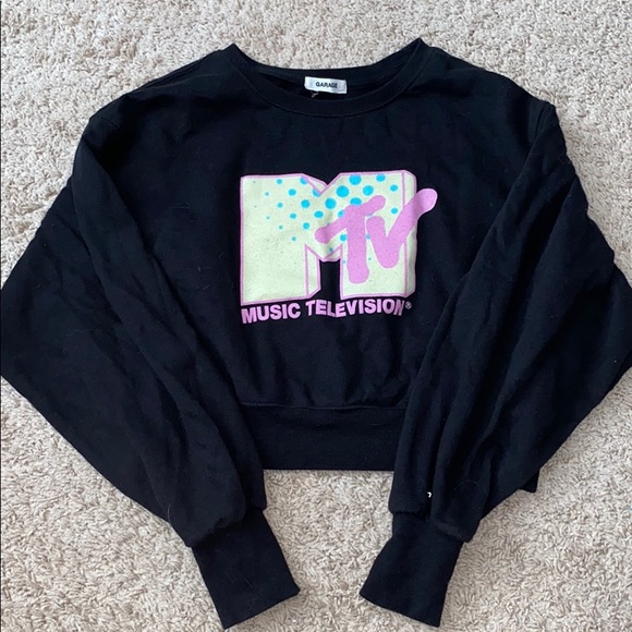 Garage Tops - MTV Cropped Long Sleeve